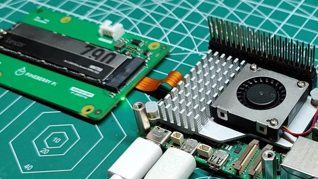Come potenziare il tuo Raspberry Pi 5 con un'unitÃ  di avvio NVMe