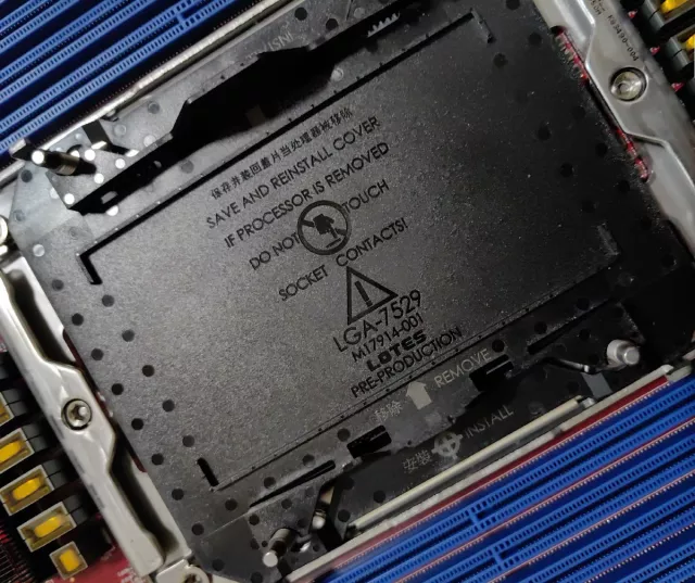 Intel Sierra Forest CPU con 144 core supera il benchmark delle prestazioni ma rimane dietro a Bergamo di AMD