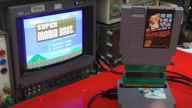 Un YouTuber trasforma una cartuccia NES in una console funzionante che riproduce altri giochi NES - e se stessa