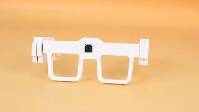 Questi occhiali alimentati da Raspberry Pi traducono la lingua dei segni in voce