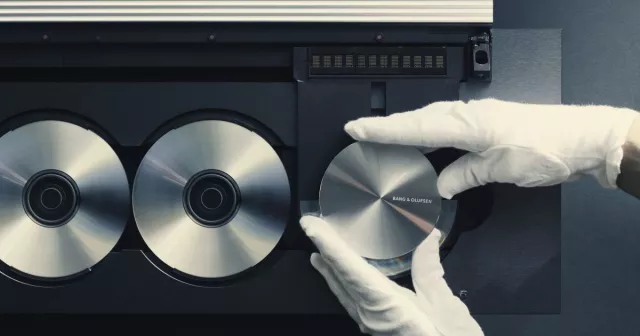 Il mitico lettore CD a sei dischi di B&O è tornato e può essere tuo per soli $55,000