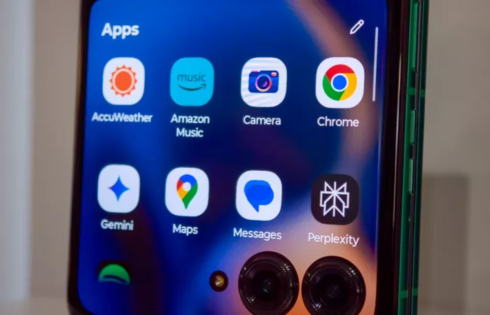 Il nuovo Moto Razr 2025 integra Perplexity e CoPilot con Moto AI