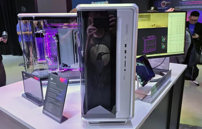 Cooler Master presenta il nuovo PC preassemblato con radiatore 360x360mm