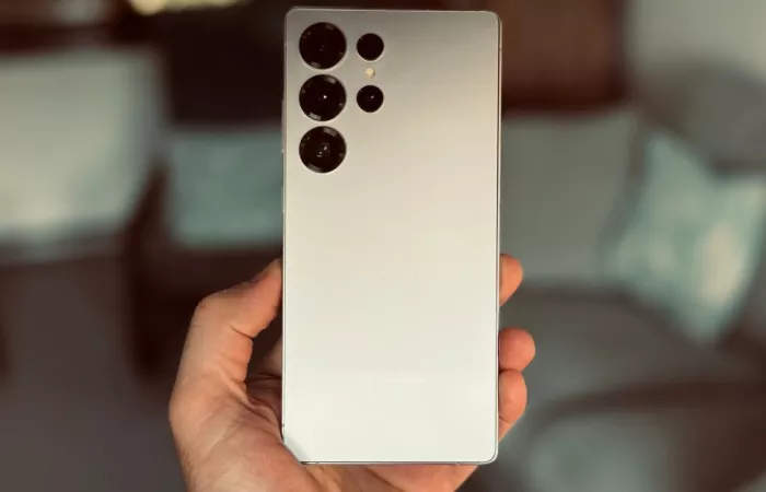 Samsung Galaxy S25 Ultra: eccellente ma poco ergonomico