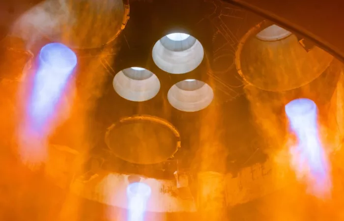 SpaceX testa i motori di Starship per il nono volo