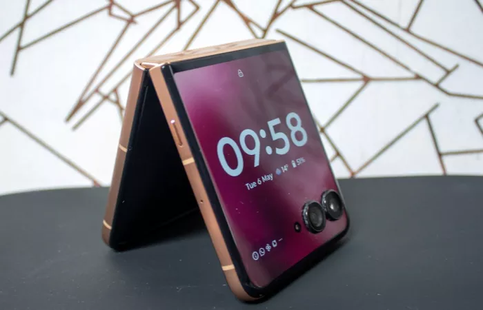 Razr Ultra 2025: il nuovo standard dei flip phone