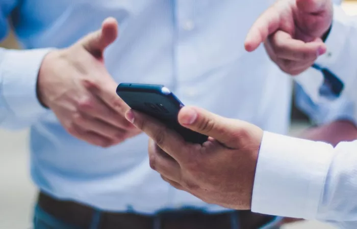 Allerta smartphone simultanea in arrivo nel Regno Unito