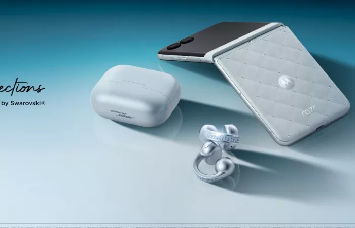 Moto Razr 2025 si veste di cristalli Swarovski