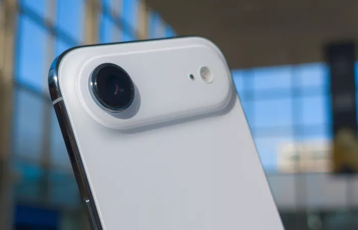 Il pieghevole di Apple: un iPhone Air in versione sandwich