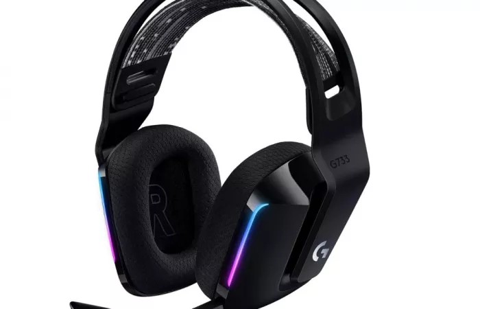 Logitech G733 Lightspeed: cuffie gaming wireless di qualità