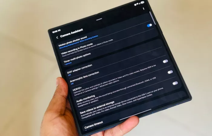 Il pieghevole di Apple potrebbe arrivare nel 2027, mentre Samsung si rafforza