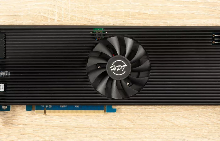 HighPoint RocketAIC 7608AW: Prestazioni Estreme con Storage da 56 GB/s