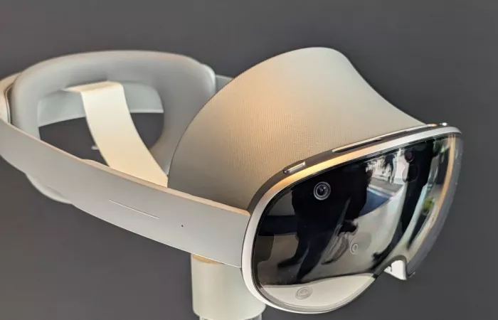 Samsung e Google lanciano Galaxy XR, sfida all'Apple Vision Pro