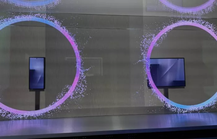 Samsung svela ufficialmente il suo ambizioso smartphone tri-fold