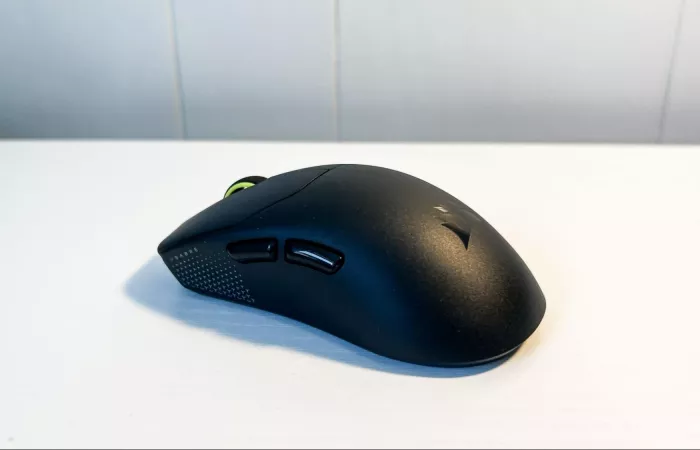 Corsair Sabre v2 Pro: Estrema leggerezza ma pochi fronzoli