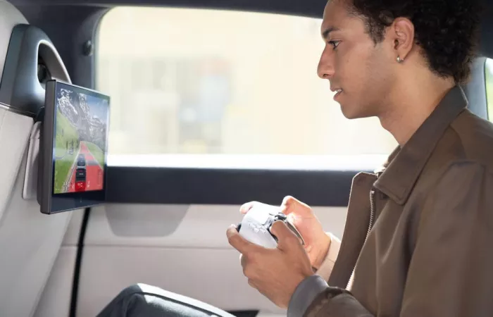 AFEELA integra PS Remote Play per giocare in auto