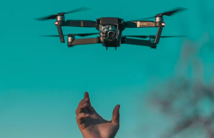 La FCC blocca i droni stranieri: impatto sul mercato USA