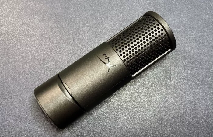 HyperX SoloCast 2: Un microfono economico dal design robusto
