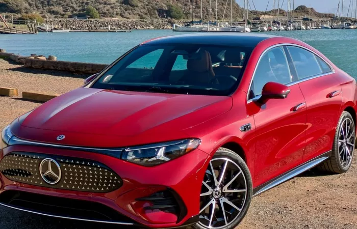 Mercedes CLA: Rivoluzione Elettrica per l'Entry-Level