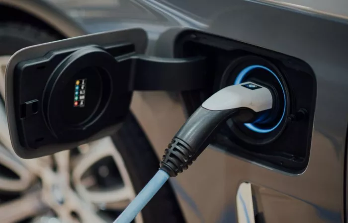 Nuovo design di batteria promette di raddoppiare l'autonomia delle auto elettriche