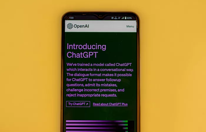 OpenAI valuta l'integrazione di contenuti sponsorizzati in ChatGPT