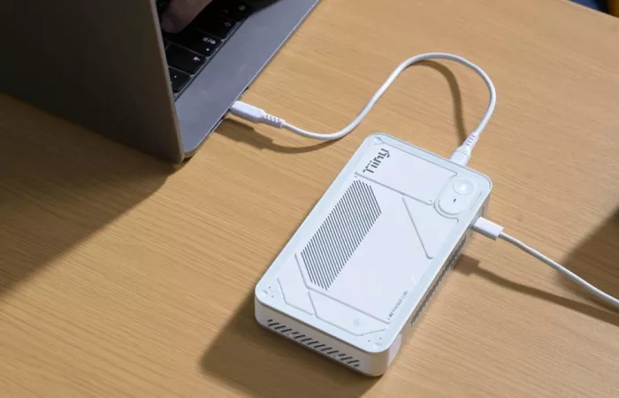 Tiiny AI lancia il più piccolo supercomputer AI del mondo