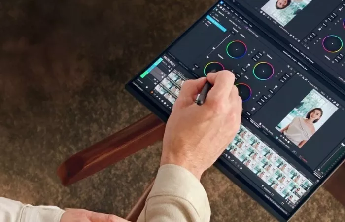 Asus migliora l'esperienza dual-screen con il nuovo Zenbook Duo