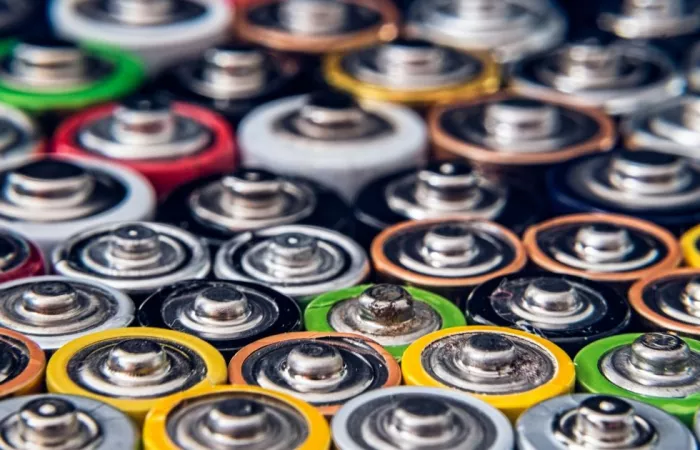 Nuova batteria sodio-zolfo sfida le celle al litio