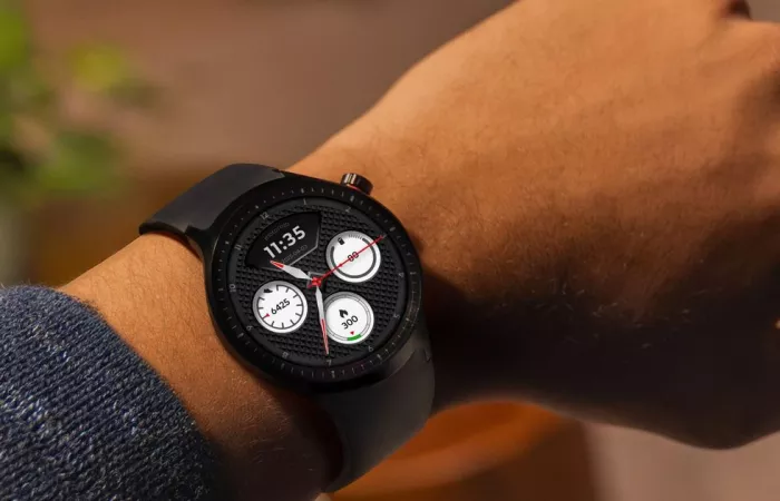Moto Watch: smartwatch di lunga durata con funzionalità fitness avanzate