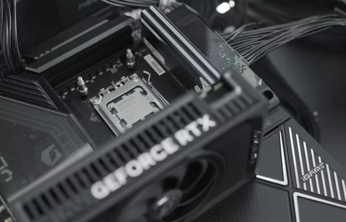 Record mondiale: Ryzen 7 9800X3D overclockato a 7.33GHz
