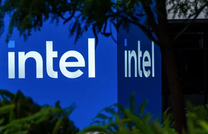 Trump suggerisce un possibile investimento di Apple in Intel