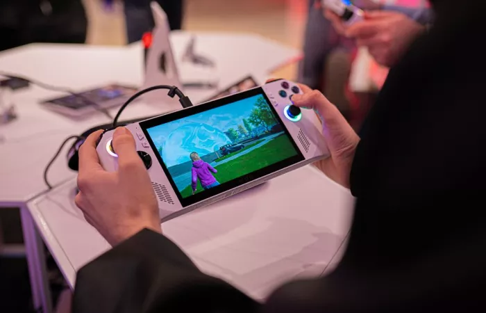 AMD sospende gli aggiornamenti driver per Ryzen Z1 nei gaming handheld