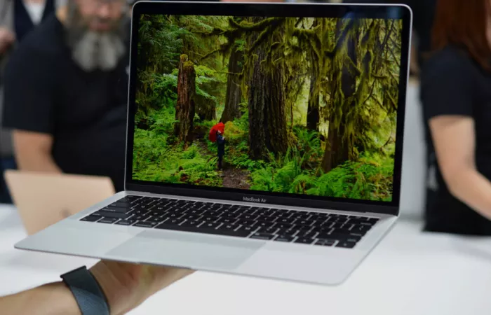 Apple pronta al lancio di un MacBook economico: focus sul chip A18 Pro