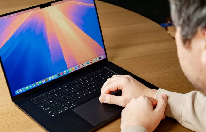 Apple pronta al lancio dei nuovi MacBook Pro con chip M5 Pro e M5 Max