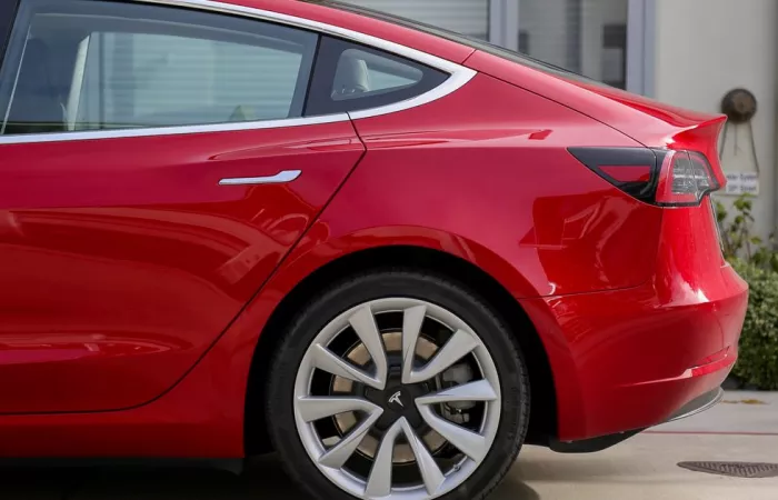 La Cina vieta le maniglie a scomparsa sulle auto: motivi di sicurezza