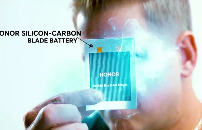 Honor svela la batteria Silicon-Carbon Blade ultrasottile per foldable