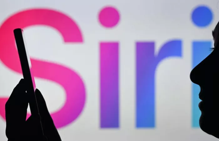 Apple amplia Siri integrando i principali chatbot AI