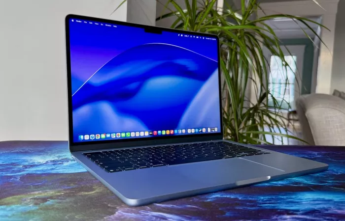 MacBook Air M5: nuova potenza, ma il 13 pollici perde centralità