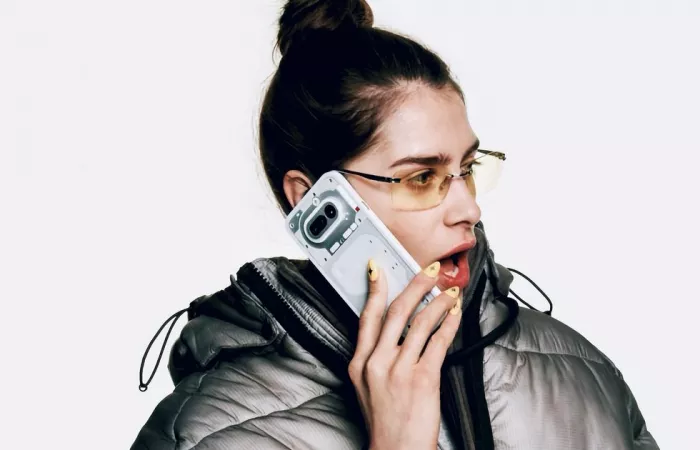 Nothing Phone 4a punta su fotocamere evolute e nuova Glyph Bar