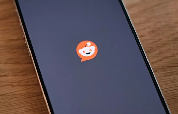 Reddit valuta la verifica biometrica per contrastare i bot