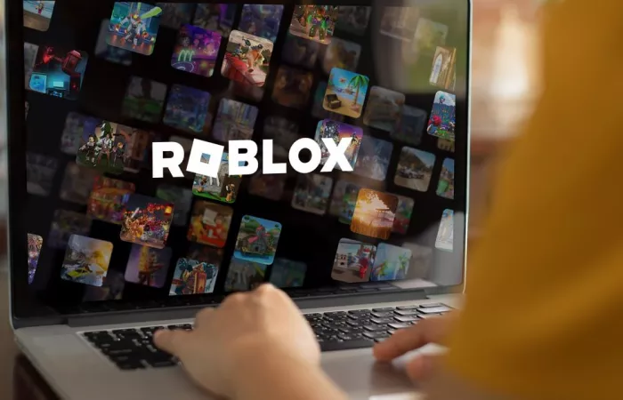 Roblox introduce AI per moderare in tempo reale i contenuti dannosi