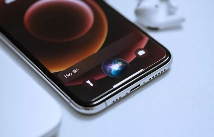 Siri si apre all’integrazione con AI di terze parti in iOS 27