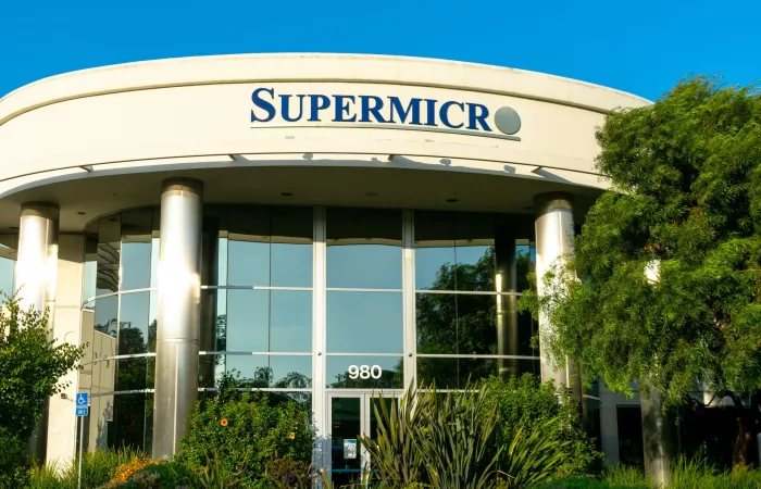 Università cinesi ottengono server Super Micro con chip Nvidia soggetti a restrizioni