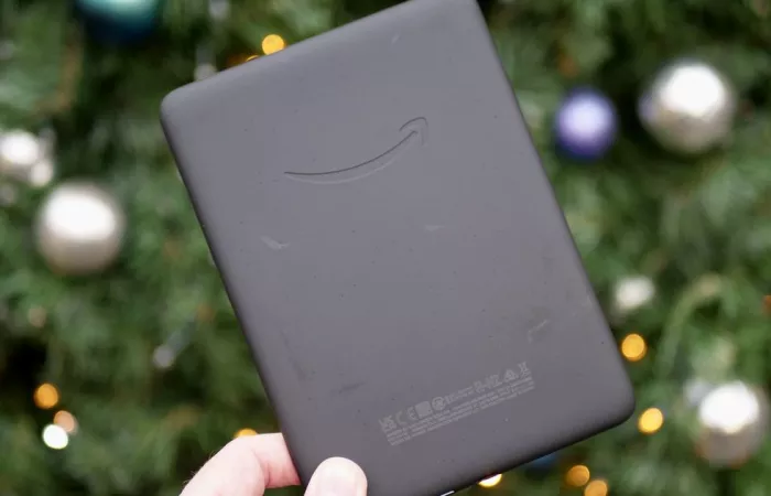 Amazon termina il supporto ai vecchi Kindle dal 2026