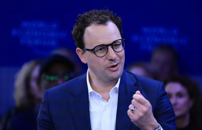 Anthropic supera OpenAI: valutazione record nel mercato secondario