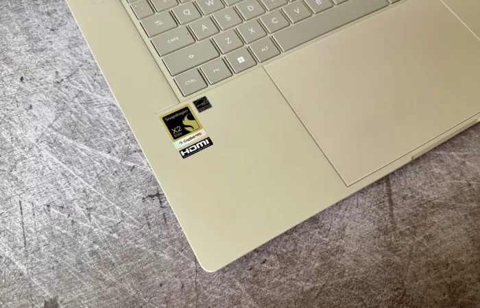 Asus Zenbook A16: il vero AI laptop, potente e ultraleggero