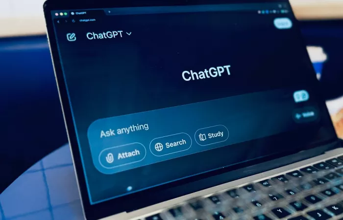 ChatGPT abbandona riferimenti fantasy: OpenAI corregge la 'Nerdy' persona