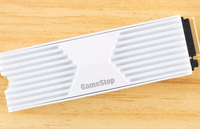 GameStop debutta negli SSD NVMe: buone prestazioni per PS5 e laptop