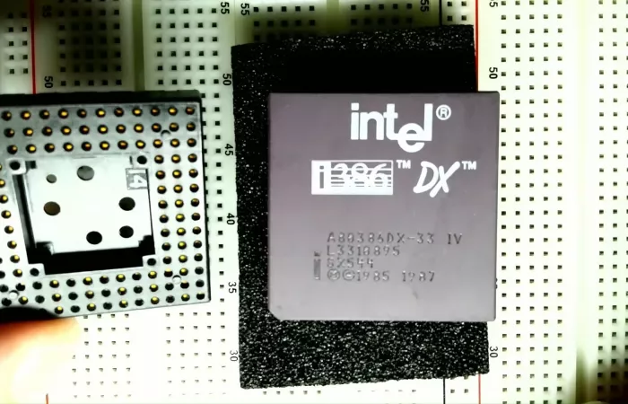 Costruito su breadboard un PC con CPU Intel 386: sfida retro-tech