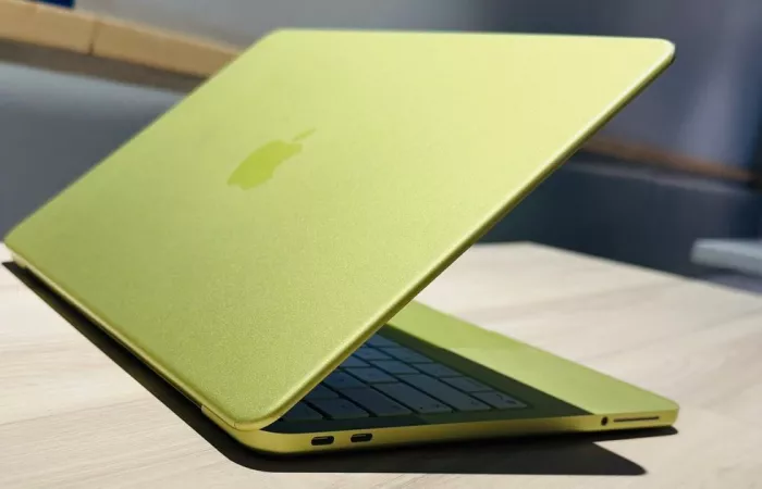 Microsoft Surface: nuovi modelli premium, ma nessuna risposta a MacBook Neo